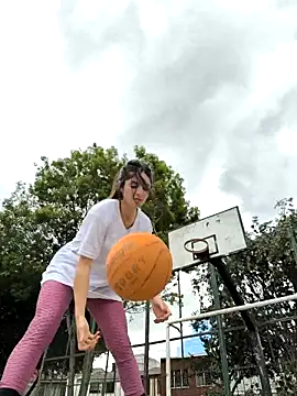 Snapshot of Sam_Sara chatting on October 15, 2025, 3:23 pm Sam Sara online show from October 15, 2025, 3:23 pm