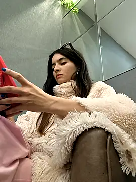 Snapshot of Sam_Sara chatting on November 10, 2025, 2:49 pm Sam Sara online show from November 10, 2025, 2:49 pm