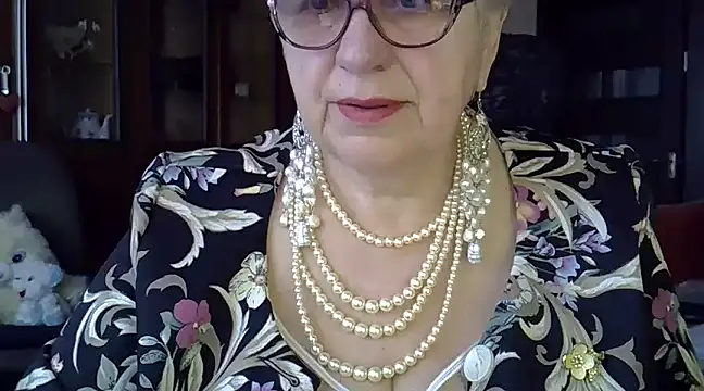 SweetCherry27 online show from March 16, 2025, 5:03 am