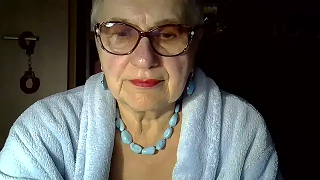 SweetCherry27 online show from September 29, 2025, 4:34 pm