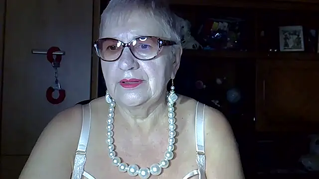 SweetCherry27 online show from October 1, 2025, 4:40 am