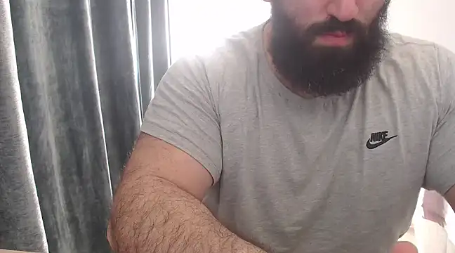 hugemachohandsome online show from March 4, 2025, 1:17 pm