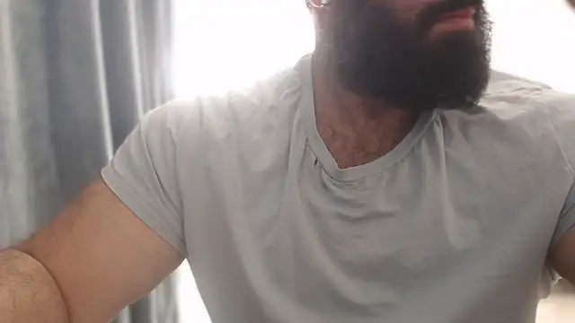 hugemachohandsome online show from October 3, 2025, 12:35 pm