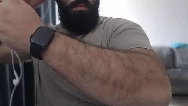 hugemachohandsome online show from November 9, 2025, 12:14 pm