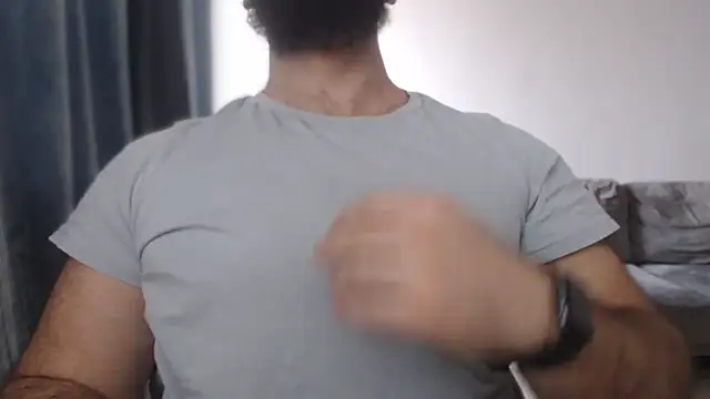 hugemachohandsome online show from November 18, 2025, 10:09 am