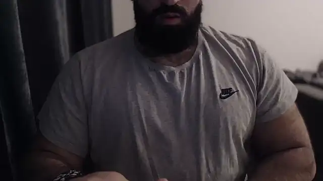 hugemachohandsome online show from November 27, 2025, 10:23 pm