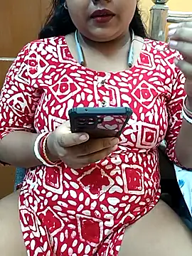 Sophiaboudi online show from February 18, 2025, 5:42 pm