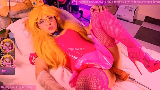 Snapshot of vero_sweett1 chatting on February 15, 2025, 6:12 am vero sweett1 online show from February 15, 2025, 6:12 am