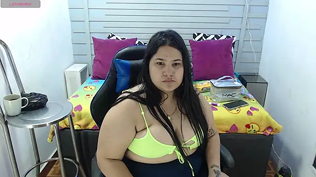 evelin zaens online show from February 6, 2025, 3:37 am