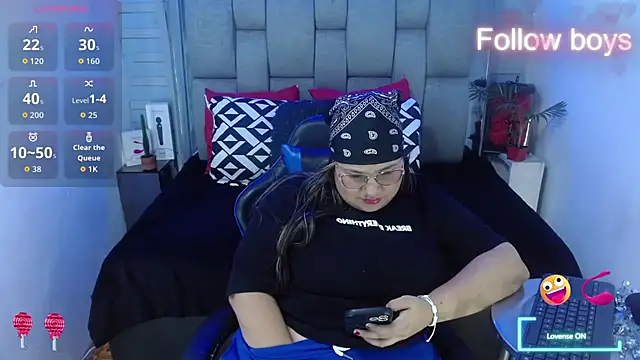 evelin zaens online show from November 5, 2025, 4:34 am