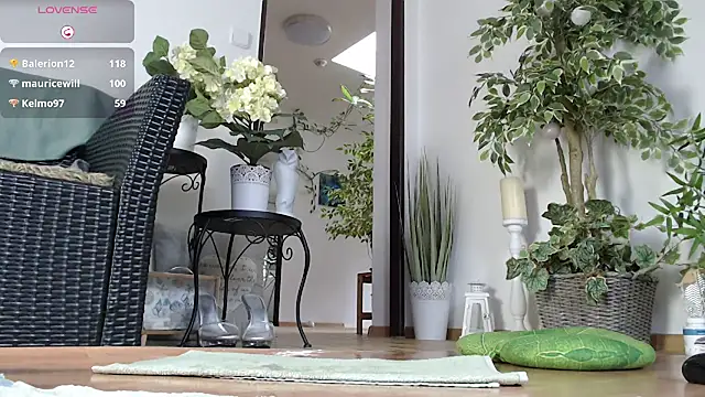 Snapshot of Squirtmania chatting on March 14, 2025, 8:42 am Squirtmania online show from March 14, 2025, 8:42 am