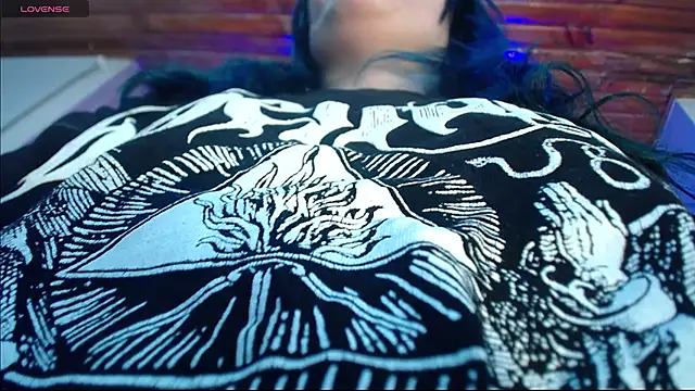 alicia moom online show from December 2, 2025, 7:03 am