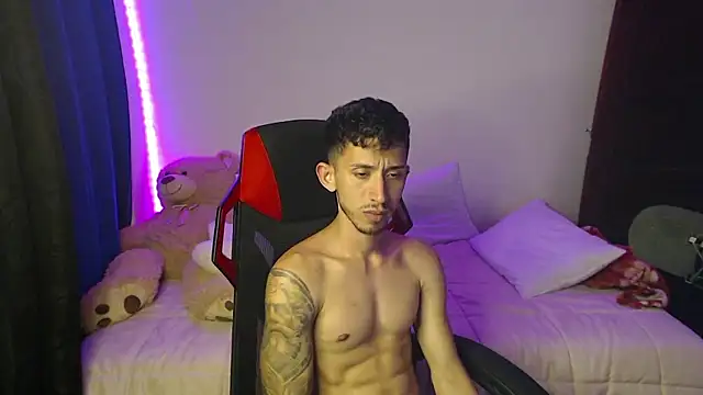 Snapshot of stevenSEX123 chatting on December 9, 2024, 4:12 am stevenSEX123 online show from December 9, 2024, 4:12 am