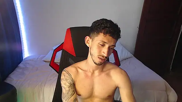 Snapshot of stevenSEX123 chatting on December 14, 2024, 1:50 am stevenSEX123 online show from December 14, 2024, 1:50 am