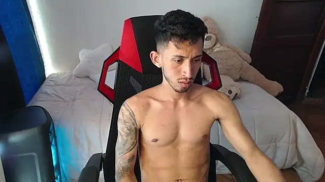 Snapshot of stevenSEX123 chatting on December 16, 2024, 10:03 pm stevenSEX123 online show from December 16, 2024, 10:03 pm