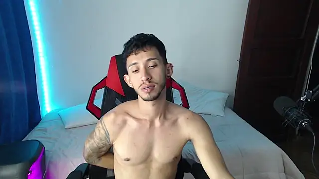 Snapshot of stevenSEX123 chatting on December 23, 2024, 3:18 am stevenSEX123 online show from December 23, 2024, 3:18 am