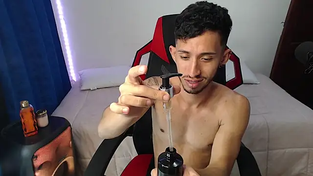 Snapshot of stevenSEX123 chatting on December 25, 2024, 6:41 am stevenSEX123 online show from December 25, 2024, 6:41 am