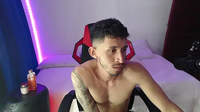 Snapshot of stevenSEX123 chatting on December 29, 2024, 11:08 pm stevenSEX123 online show from December 29, 2024, 11:08 pm