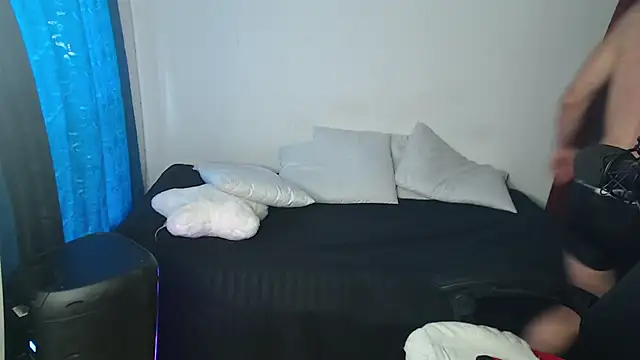 Snapshot of stevenSEX123 chatting on January 4, 2025, 7:13 pm stevenSEX123 online show from January 4, 2025, 7:13 pm