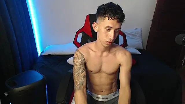 Snapshot of stevenSEX123 chatting on January 6, 2025, 12:16 am stevenSEX123 online show from January 6, 2025, 12:16 am