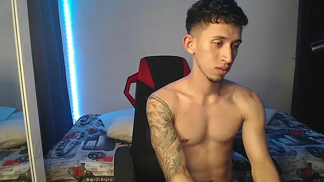 Snapshot of stevenSEX123 chatting on February 27, 2025, 5:13 am stevenSEX123 online show from February 27, 2025, 5:13 am