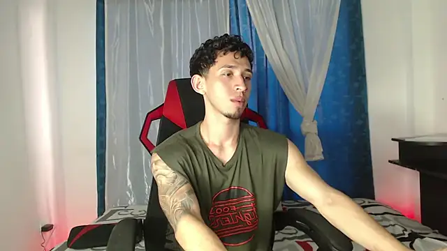 Snapshot of stevenSEX123 chatting on September 21, 2025, 9:27 pm stevenSEX123 online show from September 21, 2025, 9:27 pm