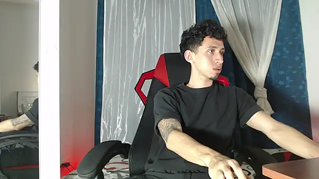 Snapshot of stevenSEX123 chatting on November 11, 2025, 5:07 am stevenSEX123 online show from November 11, 2025, 5:07 am