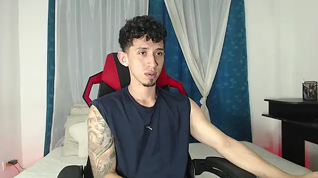 Snapshot of stevenSEX123 chatting on November 16, 2025, 10:26 pm stevenSEX123 online show from November 16, 2025, 10:26 pm