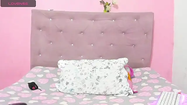 Ania-Ross online show from March 9, 2025, 3:01 am