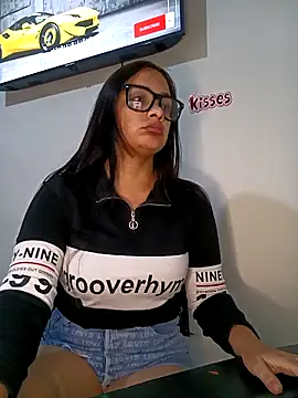 Snapshot of MEGAN_X0XX chatting on November 13, 2025, 10:19 pm MEGAN X0XX online show from November 13, 2025, 10:19 pm