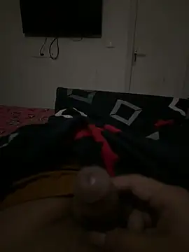 Snapshot of yourheroforfun chatting on February 3, 2025, 10:43 pm yourheroforfun online show from February 3, 2025, 10:43 pm