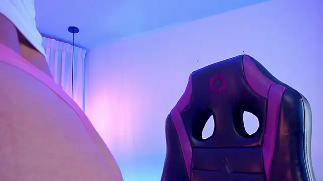 Snapshot of BonnieBad01 chatting on February 24, 2025, 3:31 pm BonnieBad01 online show from February 24, 2025, 3:31 pm