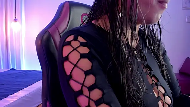 Snapshot of BonnieBad01 chatting on February 26, 2025, 2:36 pm BonnieBad01 online show from February 26, 2025, 2:36 pm