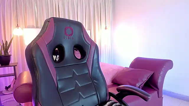 Snapshot of BonnieBad01 chatting on March 21, 2025, 5:34 pm BonnieBad01 online show from March 21, 2025, 5:34 pm