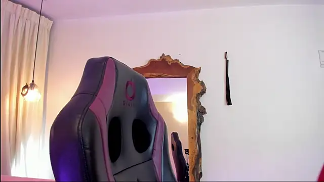 Snapshot of BonnieBad01 chatting on October 31, 2025, 2:51 pm BonnieBad01 online show from October 31, 2025, 2:51 pm