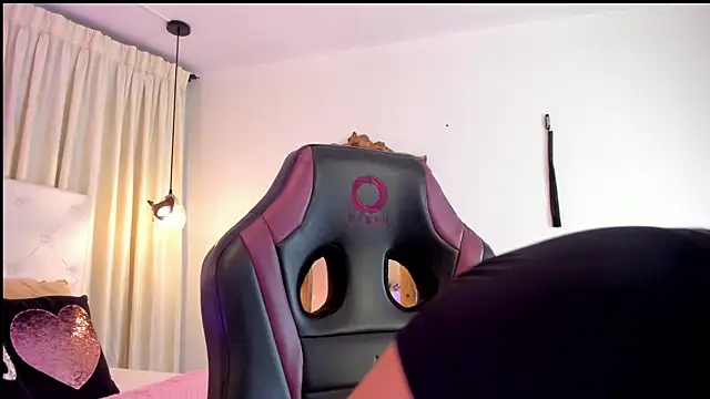 Snapshot of BonnieBad01 chatting on November 23, 2025, 1:44 pm BonnieBad01 online show from November 23, 2025, 1:44 pm