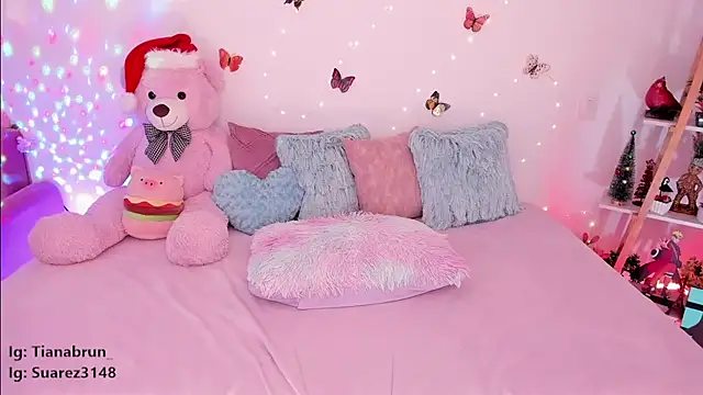 Snapshot of Zara_uwu_ chatting on December 29, 2024, 2:31 pm Zara uwu online show from December 29, 2024, 2:31 pm