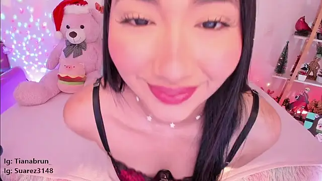 Snapshot of Zara_uwu_ chatting on January 6, 2025, 11:18 am Zara uwu online show from January 6, 2025, 11:18 am
