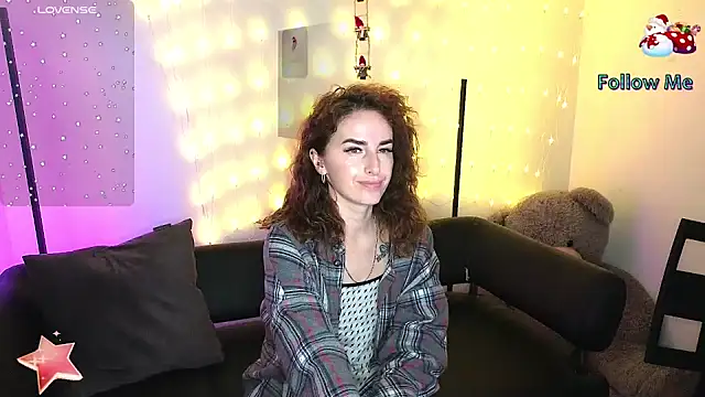 Snapshot of xx_adrihanna_xx chatting on December 23, 2024, 6:00 am xx adrihanna xx online show from December 23, 2024, 6:00 am