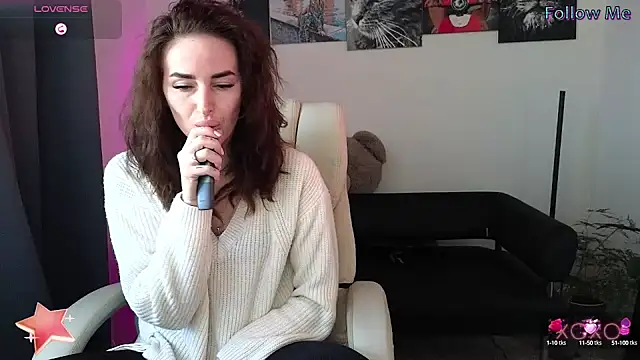 Snapshot of xx_adrihanna_xx chatting on February 19, 2025, 9:06 am xx adrihanna xx online show from February 19, 2025, 9:06 am
