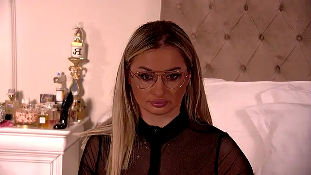 Denisse Perry online show from September 29, 2025, 12:05 am