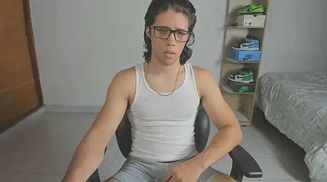 imtonny19 online show from February 25, 2025, 12:14 am