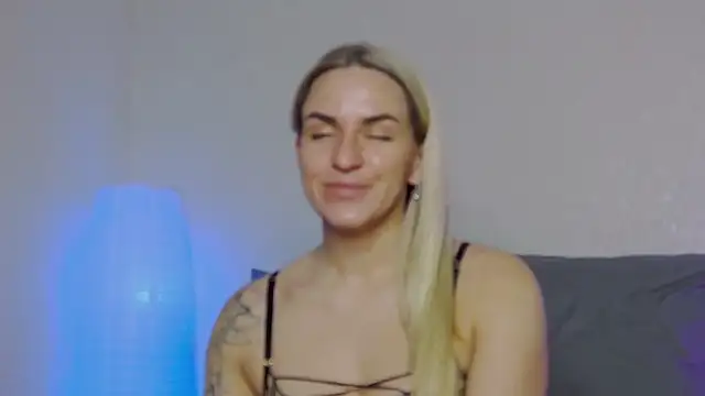 SofiJames online show from January 3, 2025, 6:01 am