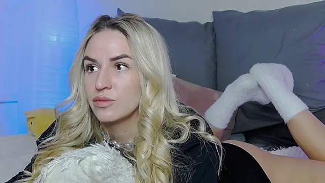 SofiJames online show from February 7, 2025, 6:24 am