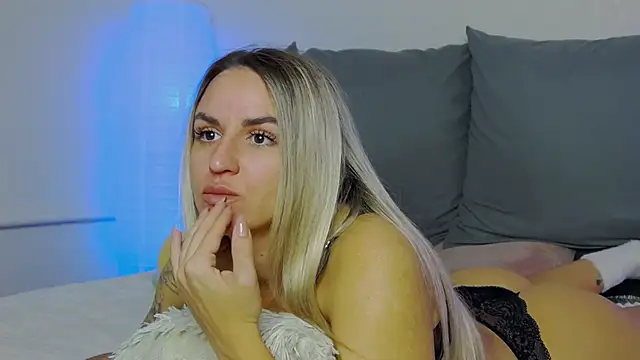 SofiJames online show from September 11, 2025, 6:24 am