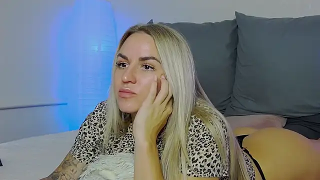 SofiJames online show from September 14, 2025, 7:07 am