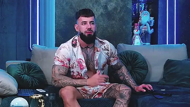 masterkingofmusclee online show from December 10, 2024, 10:37 pm