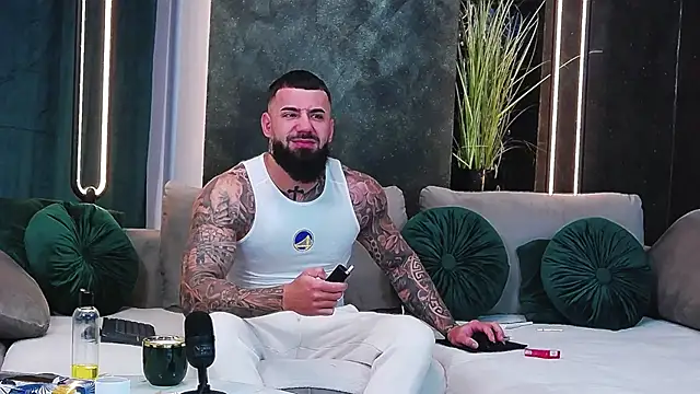 masterkingofmusclee online show from January 22, 2025, 6:31 am