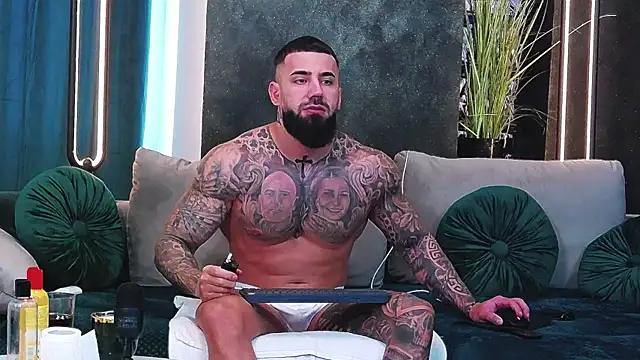 masterkingofmusclee online show from February 4, 2025, 1:16 pm