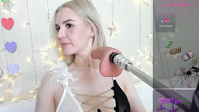 Kaya Devis online show from November 2, 2025, 4:37 am